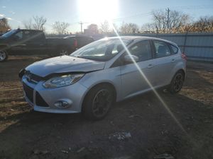 Ford Focus SE 2.0L 4 2014