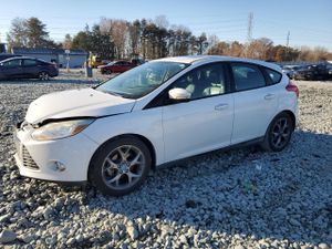 Ford Focus SE 2.0L 4 2013
