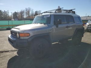 Toyota FJ Cruiser 4.0L 6 2011