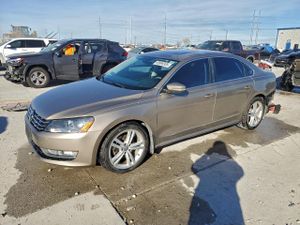 Volkswagen Passat SEL 2 L 4 2015