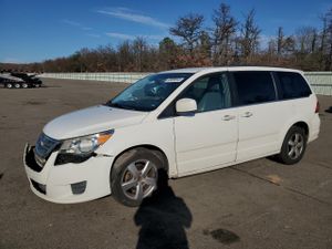 Volkswagen Routan SE 3.6L 6 2011