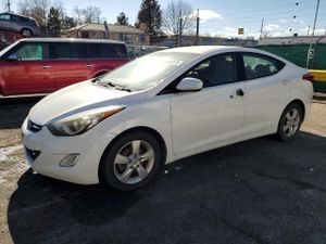 Hyundai Elantra GLS 1.8L 4 2013