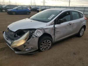 Ford Focus SE 2.0L 4 2012