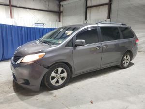 Toyota Sienna 3.5L 6 2014