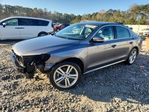 Volkswagen Passat SE 2.0L 4 2014