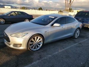 Tesla Model S 2015