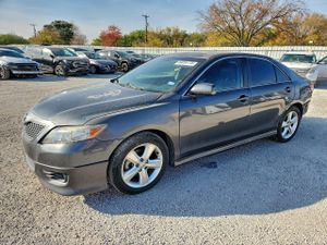 Toyota Camry BASE 2.5L 4 2011