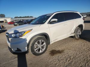 Toyota Highlander XLE 3.5L 6 2015