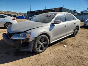 Volkswagen Passat SE 2.5L 5 2012