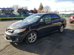 Toyota Corolla BASE 1.8L 4 2013