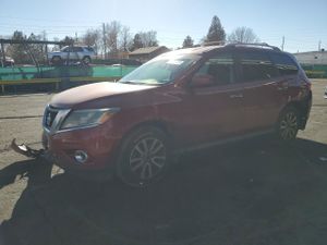 Nissan Pathfinder S 3.5L 6 2013