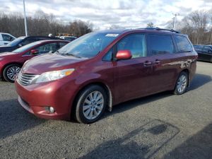 Toyota Sienna XLE 3.5L 6 2015