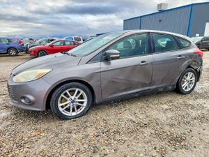 Ford Focus SE 2.0L 4 2013