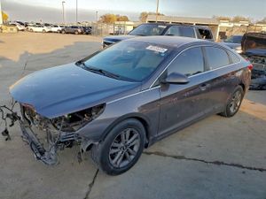 Hyundai Sonata SE 2.4L 4 2015