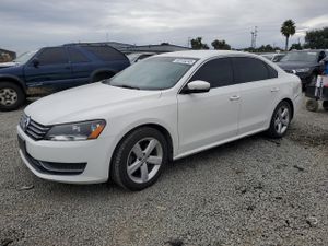 Volkswagen Passat SE 1.8L 4 2015