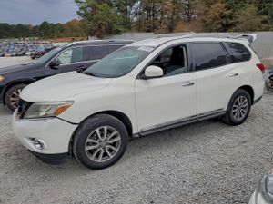 Nissan Pathfinder S 3.5L 6 2013