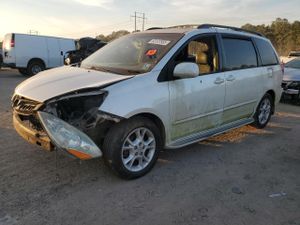 Toyota Sienna XLE 3.3L 6 2006