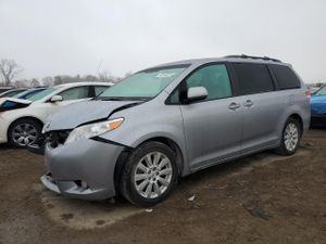 Toyota Sienna XLE 3.5L 6 2012