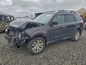 Subaru Forester LIMITED 2.5L 4 2013