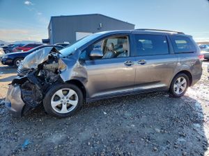 Toyota Sienna LE 3.5L 6 2011