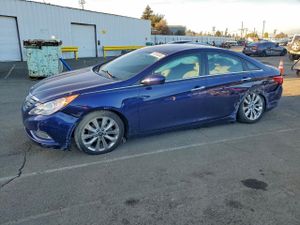 Hyundai Sonata SE 2.4L 4 2013