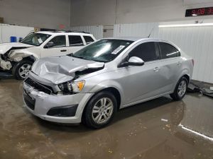 Chevrolet Aveo (Sonic) LT 1.8L 4 2013