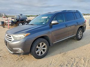 Toyota Highlander BASE 3.5L 6 2013