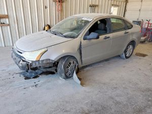 Ford Focus SE 2.0L 4 2011