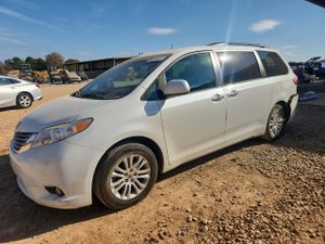 Toyota Sienna XLE 3.5L 6 2015