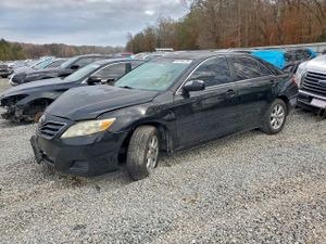 Toyota Camry BASE 2.5L 4 2011