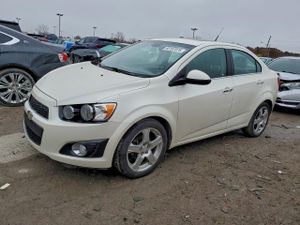 Chevrolet Aveo (Sonic) LTZ 1.4L 4 2013
