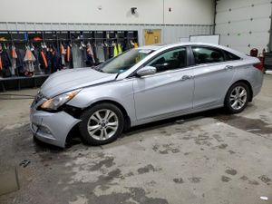 Hyundai Sonata SE 2.4L 4 2013