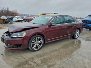 Volkswagen Passat SEL 2.0L 4 2014