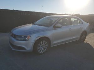 Volkswagen Jetta SE 1.8L 4 2014