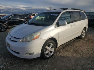 Toyota Sienna XLE 3.3L 6 2006