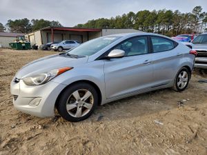 Hyundai Elantra GLS 1.8L 4 2013