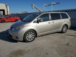 Toyota Sienna XLE 3.5L 6 2015