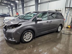Toyota Sienna XLE 3.5L 6 2014