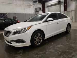Hyundai Sonata SE 2.4L 4 2015