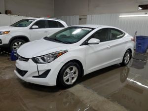 Hyundai Elantra SE 1.8L 4 2015