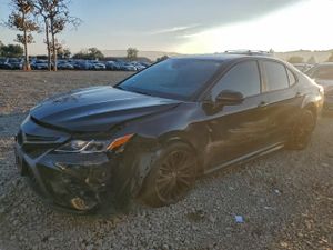 Toyota Camry SE 2.5L 4 2020