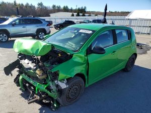 Chevrolet Aveo (Sonic) LT 1.8L 4 2015