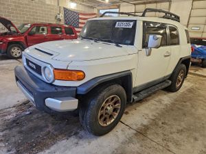 Toyota FJ Cruiser 4.0L 6 2011