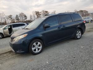 Toyota Sienna LE 3.5L 6 2011
