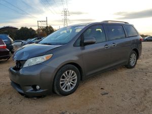 Toyota Sienna XLE 3.5L 6 2015