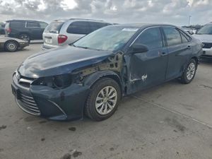 Toyota Camry LE 2.5L 4 2015