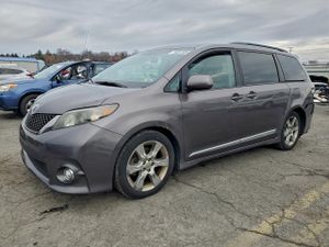 Toyota Sienna SPORT 3.5L 6 2012