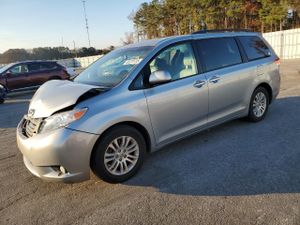 Toyota Sienna XLE 3.5L 6 2014