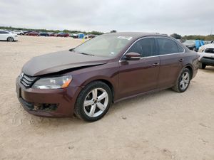 Volkswagen Passat SE 2.5L 5 2014
