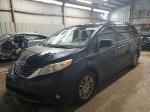 Toyota Sienna XLE 3.5L 6 2011